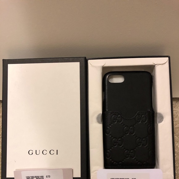 Authentic Gucci iPhone 7/8 case - Picture 2 of 5
